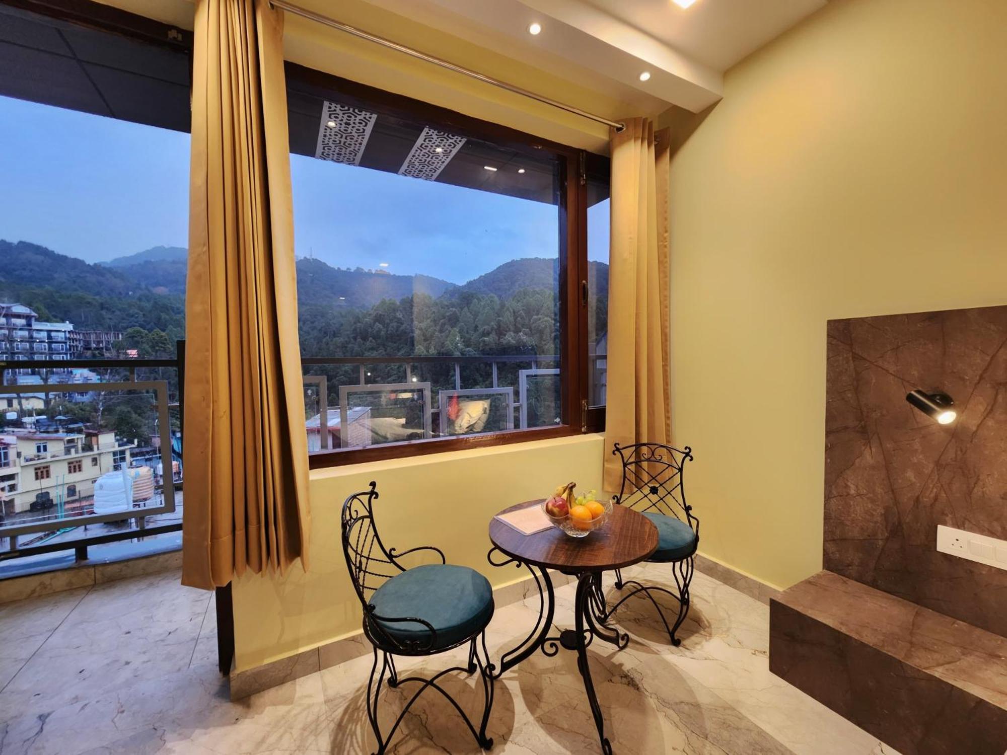 The White Orchid Dalhousie Hotel Exterior photo